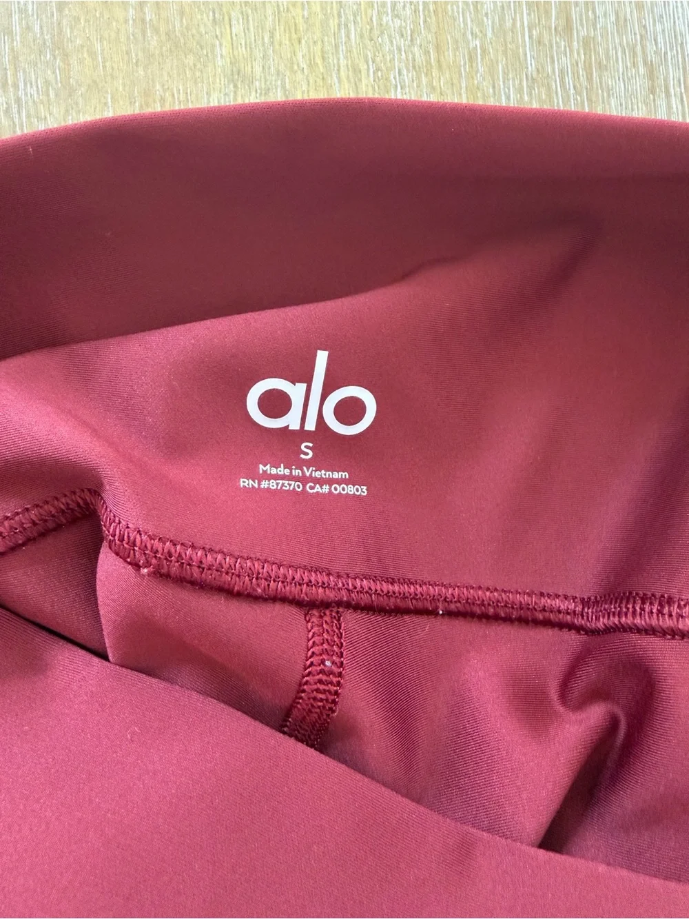 ALO Yoga High-Rise Leggings in dark Red